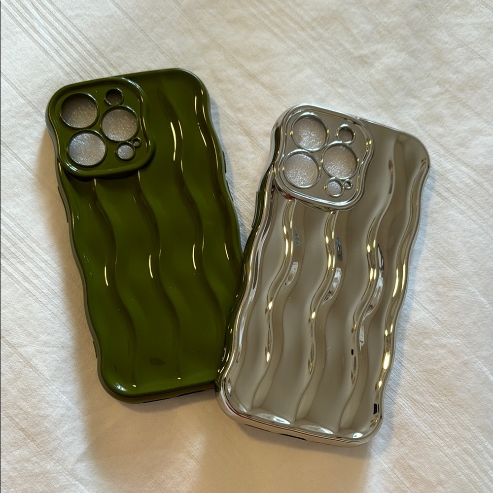 Stylish Green and Silver Phone Case Set